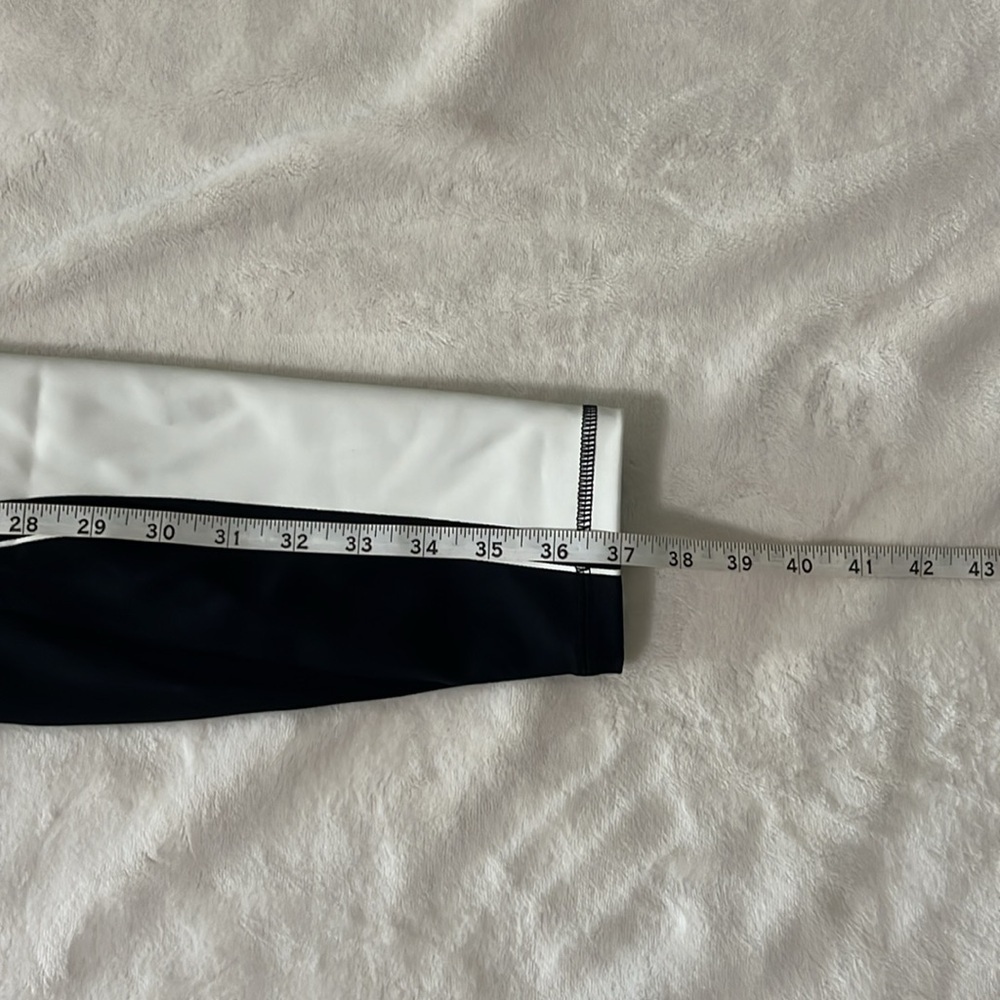 WeWoreWhat Black and Cream Leggings - Picture 13 of 13